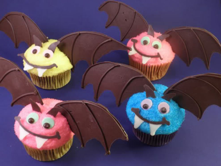 cute bat cupcakes