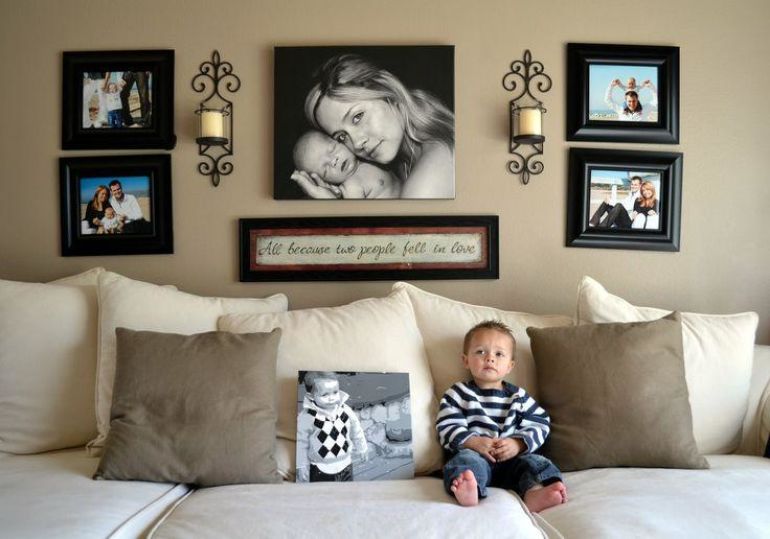 C:\Users\ACoronad\Documents\Aiza C\♥\oDesk\for Danial\Photo Wall Ideas\With other wall decors.jpg