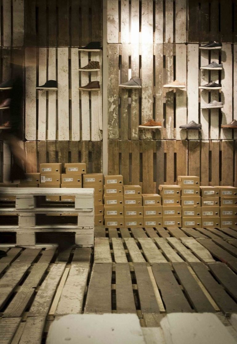 Timber palettes are another low-cost way to fit-out a pop up store