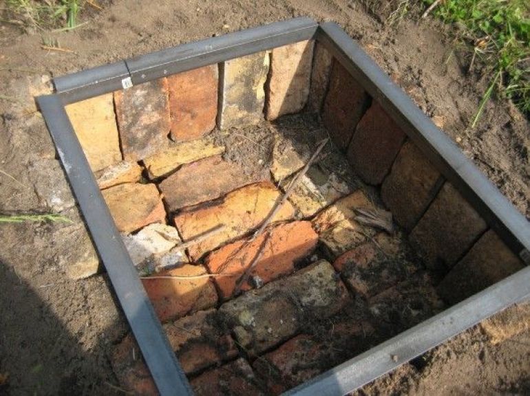 DIY Recycled Brick Firepit
