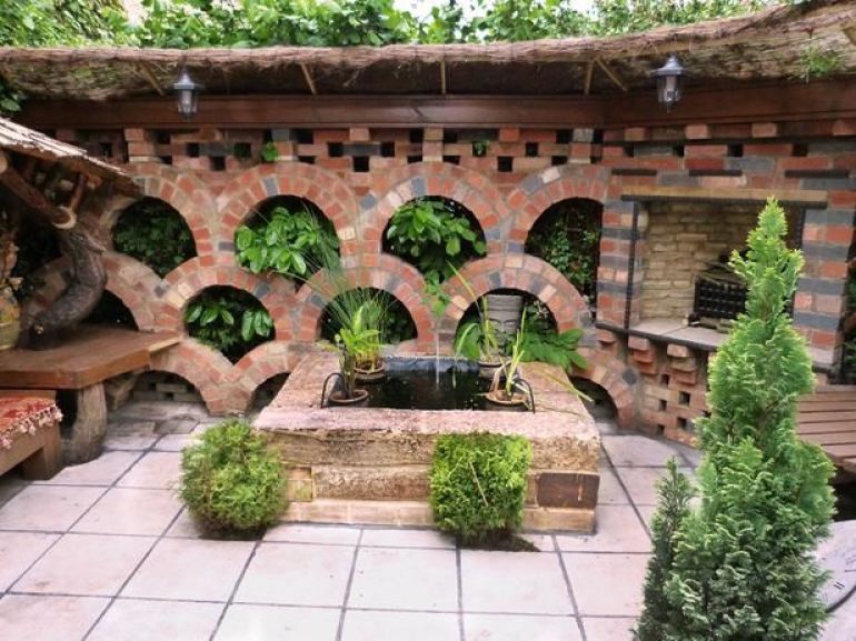 Recycled Brick Arch Wall
